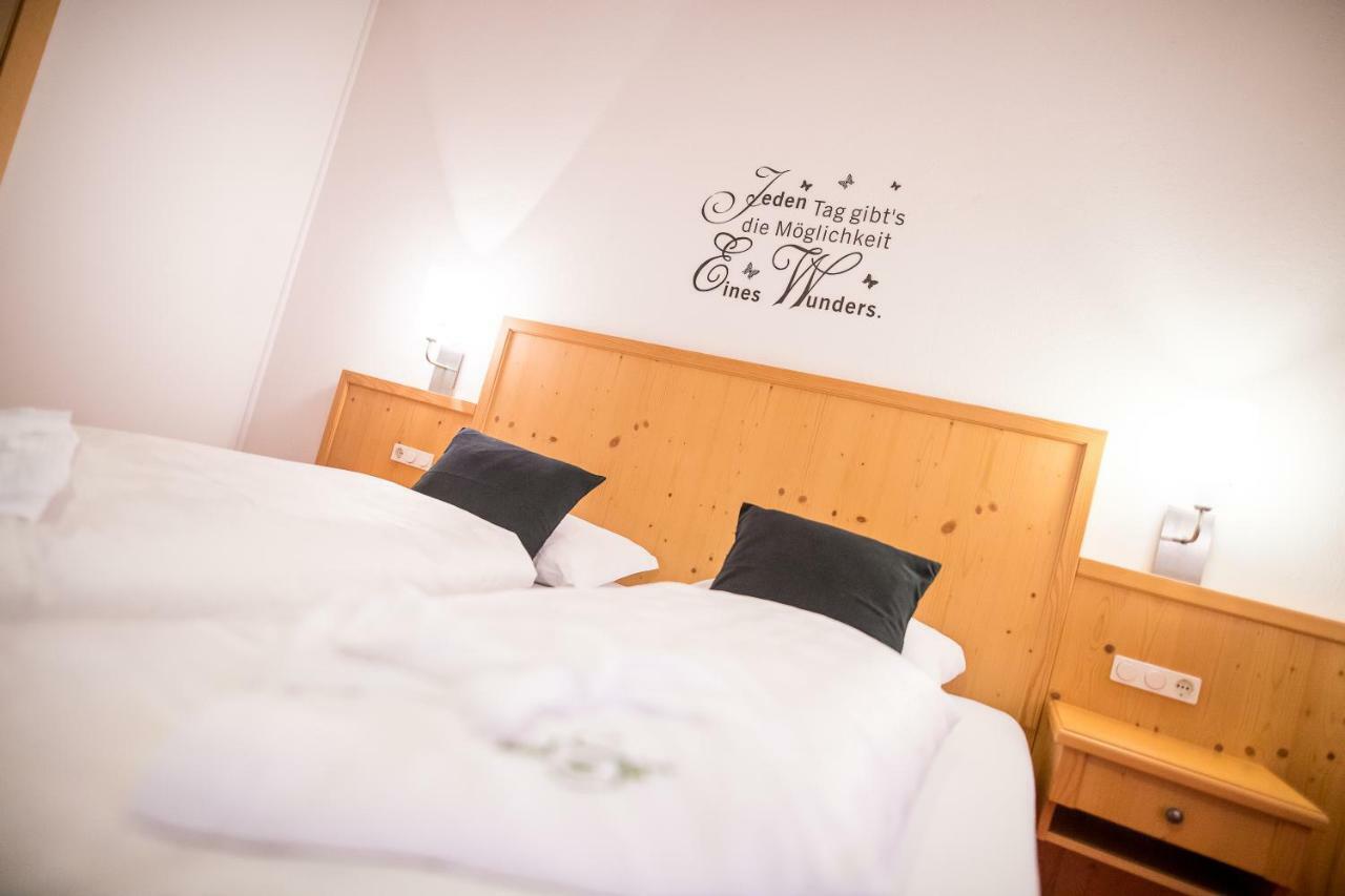 Hotel Zum See Martell Exteriör bild